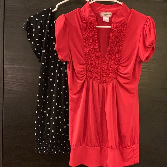 Bundle of 2 shortsleeved stretchy tops - Picture 2 of 8